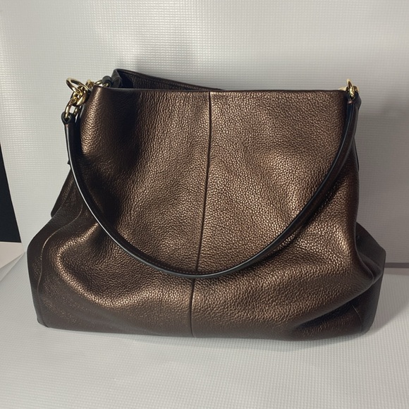 Coach bag very very clean inside and out great hardware - Picture 3 of 7